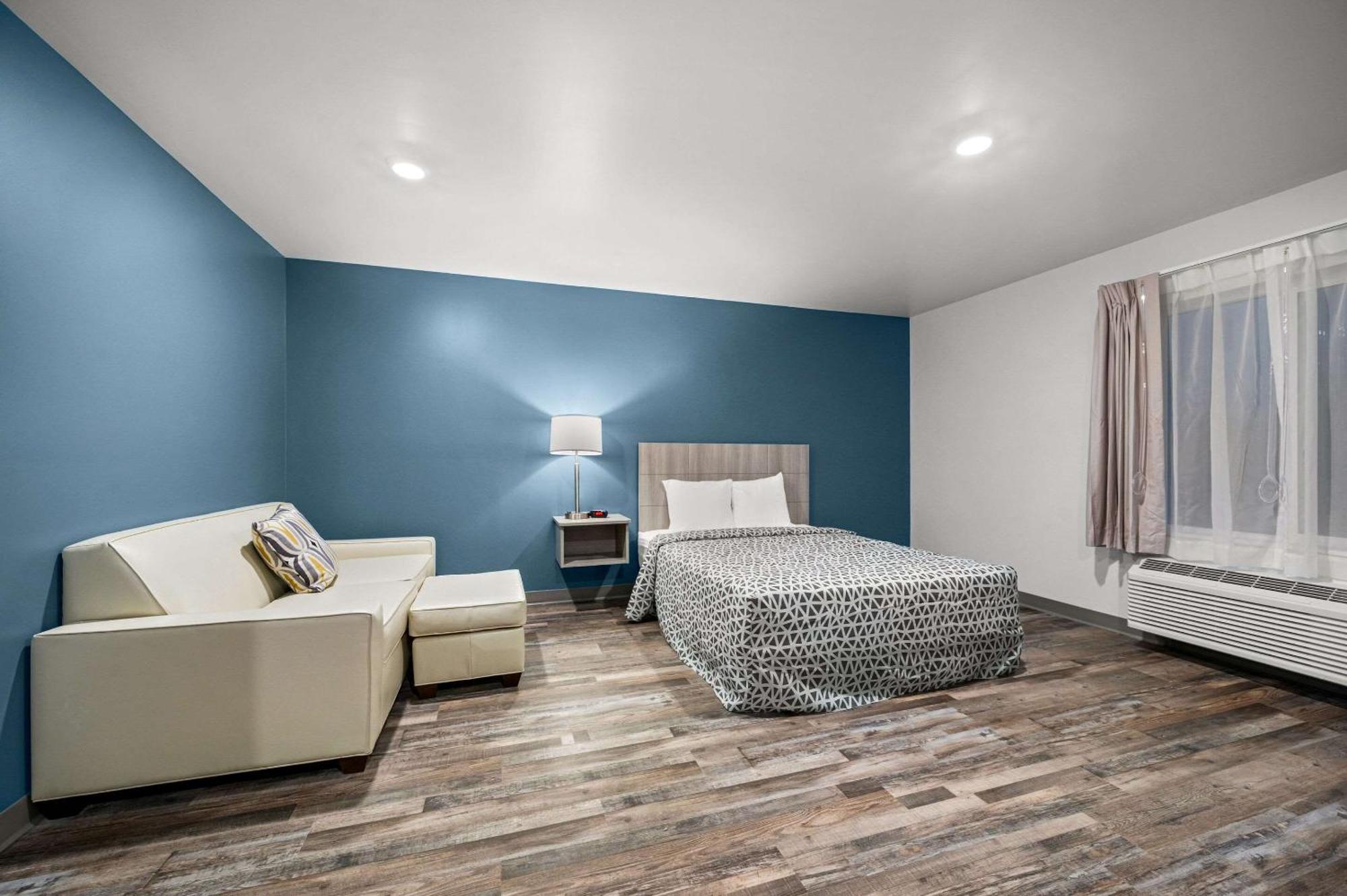 Woodspring Suites Dearborn Detroit Exterior foto