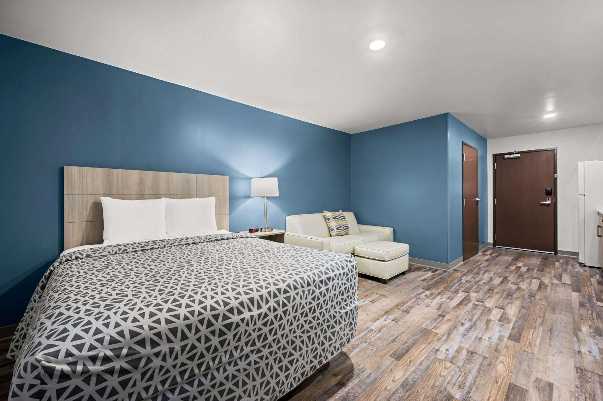 Woodspring Suites Dearborn Detroit Exterior foto